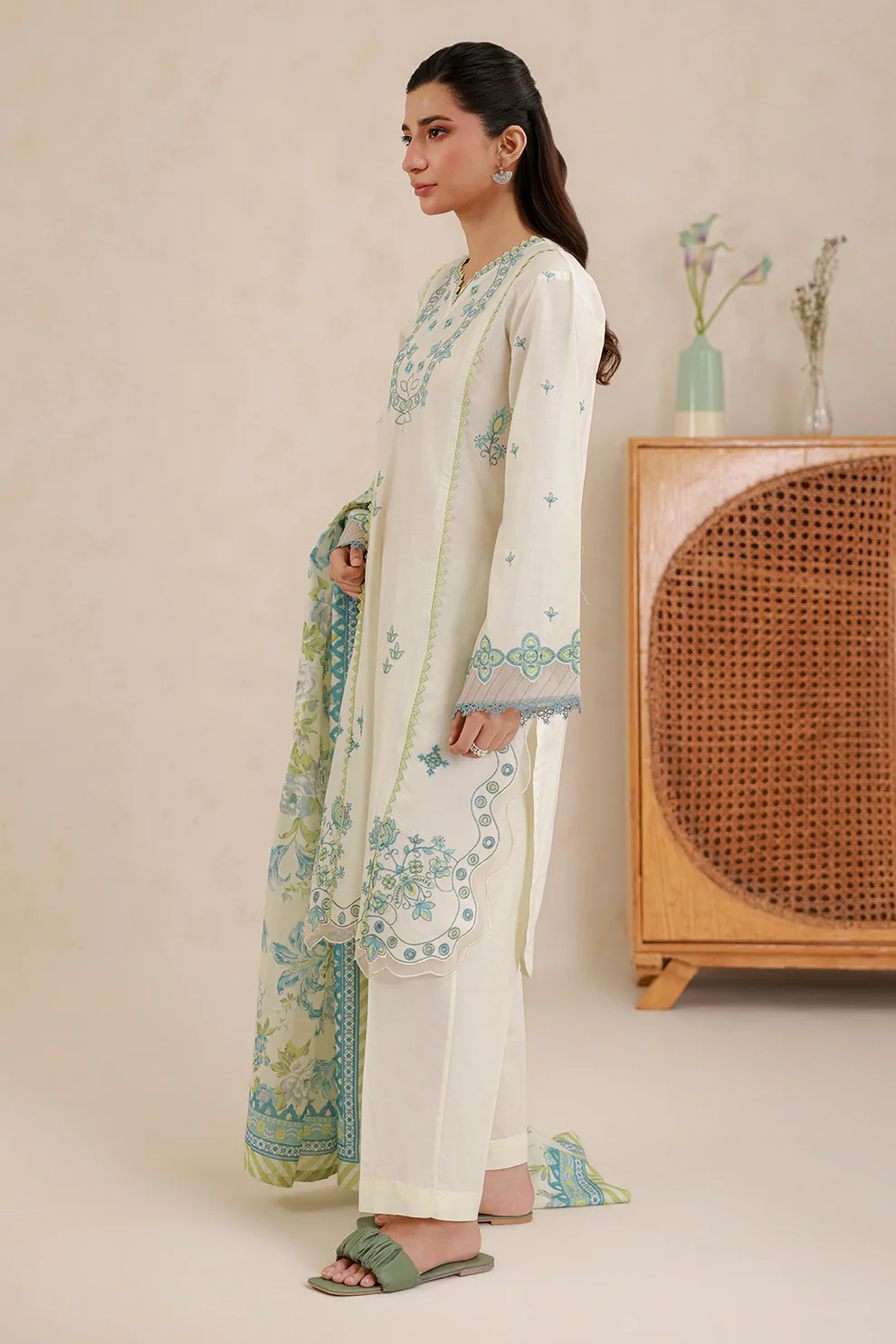 Unstiched Lawn Collection BY Zellbury (WUS26E20743 )
